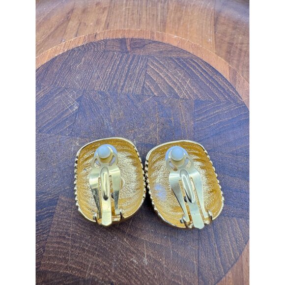 Joan Rivers Crown Coin Clip-On Earrings Gold-Tone Vintage Jewelry - Picture 4 of 5